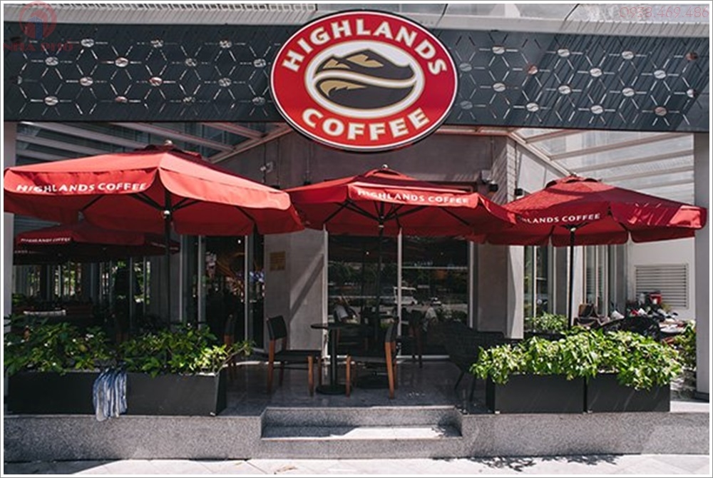 Highlands Coffee, EBITDA Highlands Coffee, Jollibee Foods Corporation, thị trường F&B, doanh thu cà phê Việt Nam, David Thái