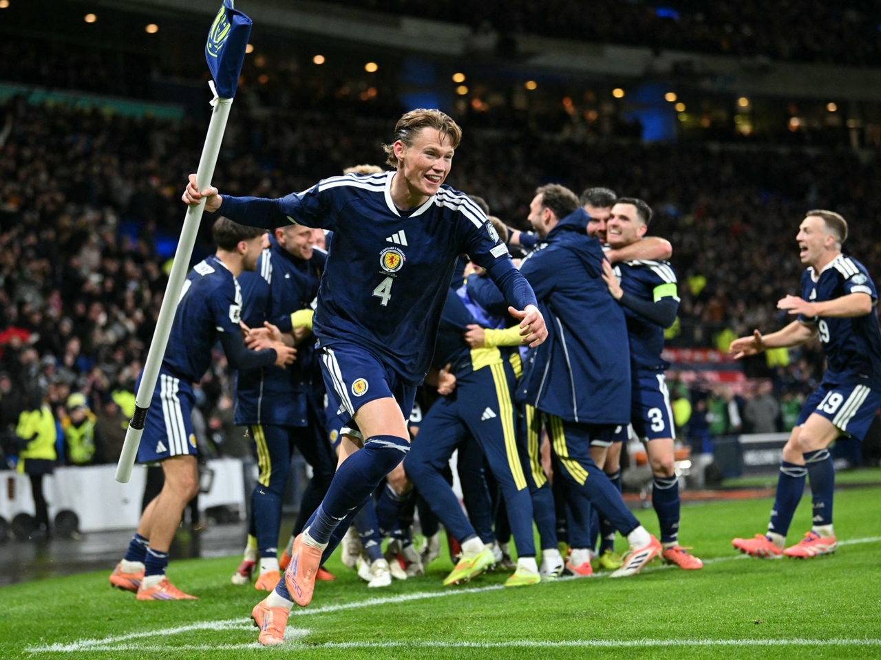 Scott McTominay, Premier League, Arsenal, Tottenham, Everton, Manchester United, Napoli, chuyển nhượng bóng đá