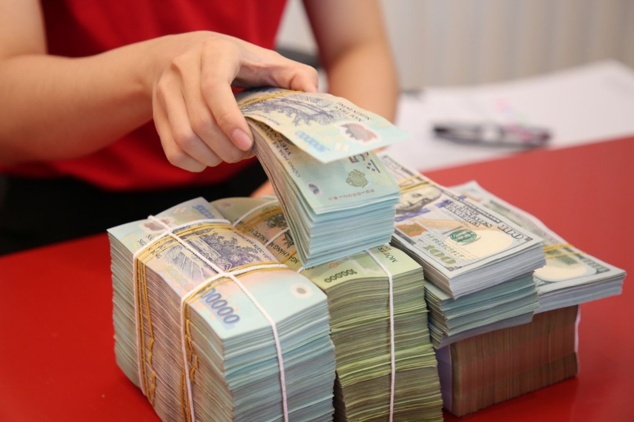 lãi suất tiết kiệm, ngân hàng tăng lãi suất, gửi tiết kiệm cuối năm, lãi suất cao nhất, ưu đãi ngân hàng, huy động vốn, MB, VPBank, NCB, HDBank, BVBank