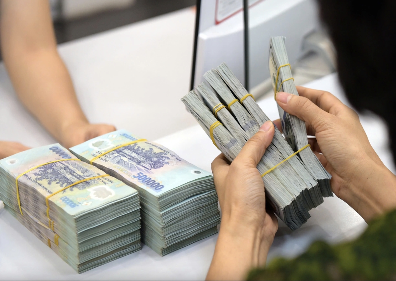 lãi suất tiết kiệm, ngân hàng tăng lãi suất, gửi tiết kiệm cuối năm, lãi suất cao nhất, ưu đãi ngân hàng, huy động vốn, MB, VPBank, NCB, HDBank, BVBank