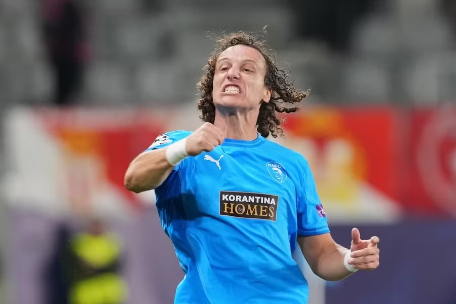 David Luiz lập kỷ lục Champions League