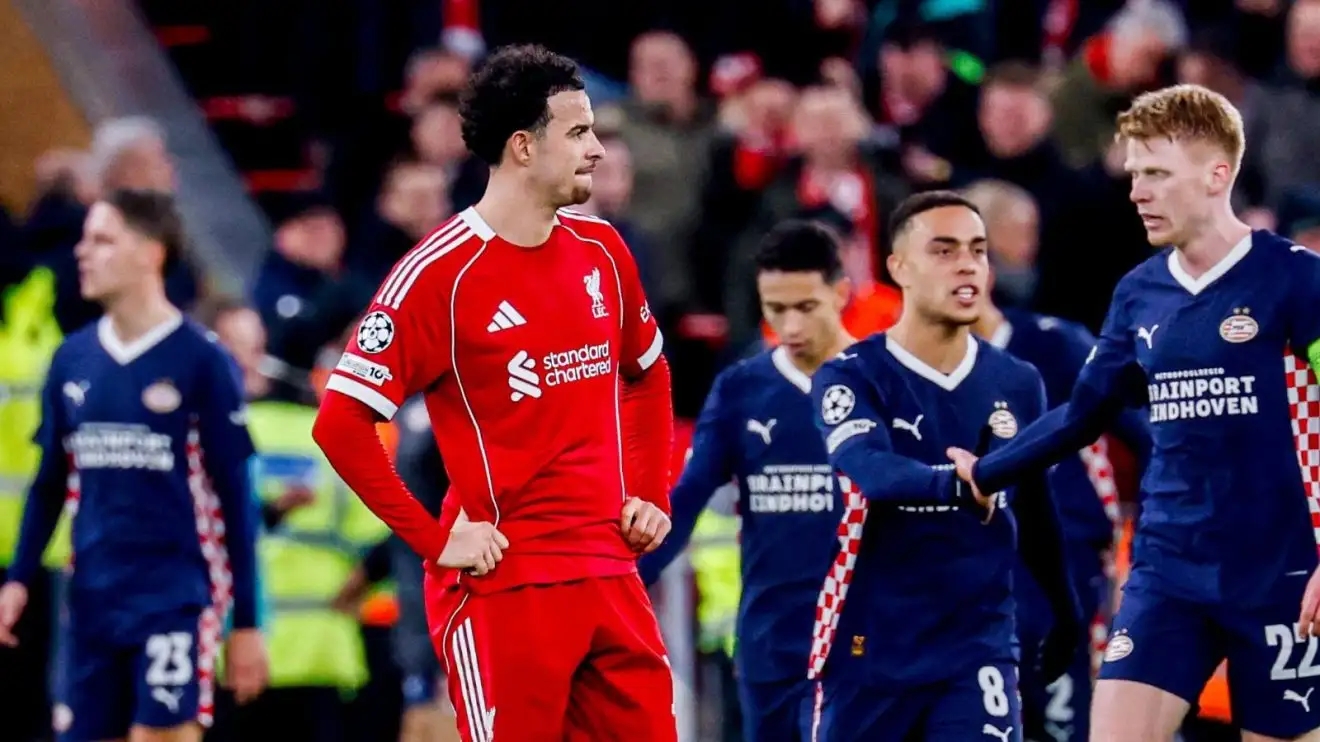 Curtis Jones chỉ trích đồng đội Liverpool