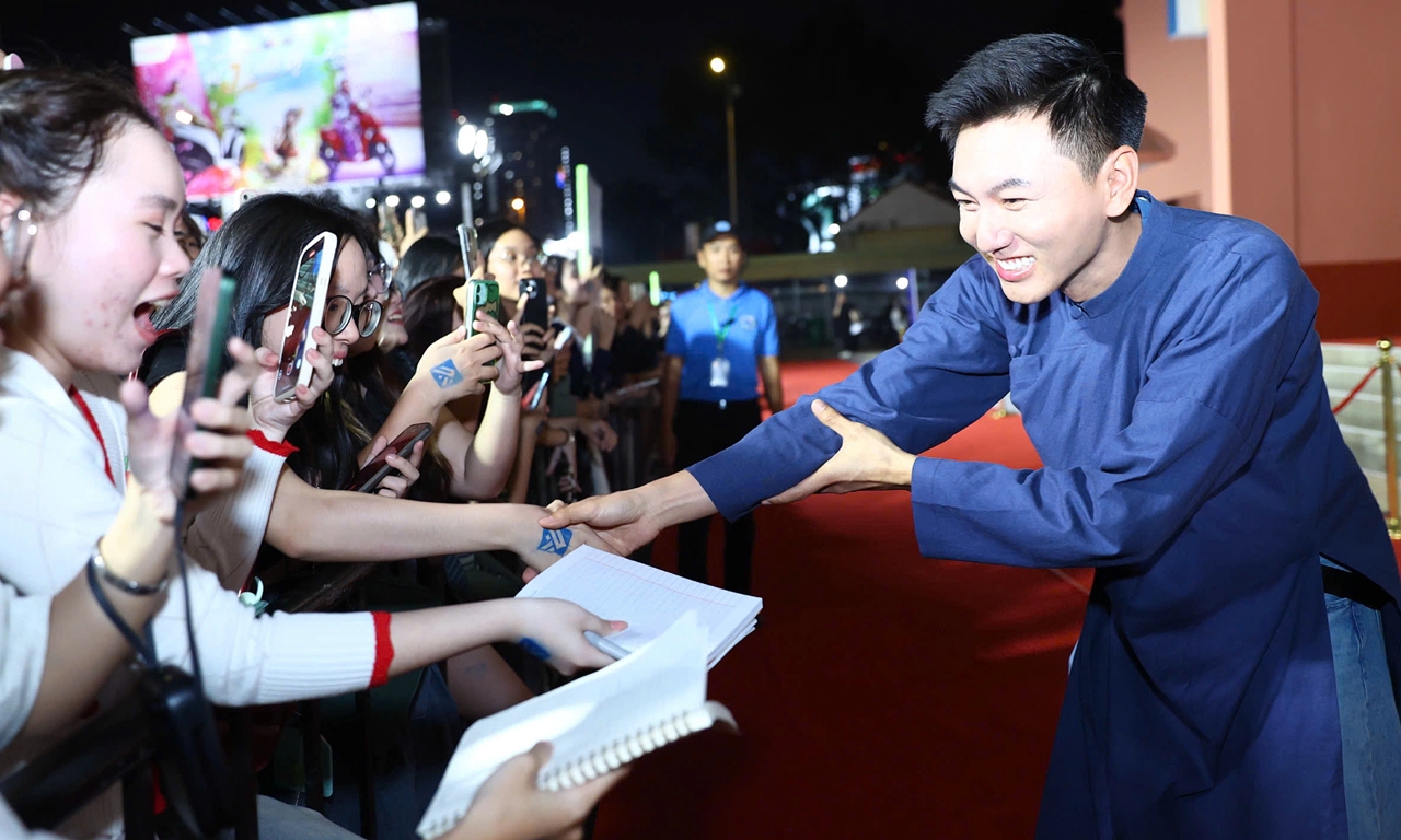 Khoai Lang Thang, Nhà sáng tạo nội dung của năm, Vietnam iContent Awards 2025, nhà sáng tạo số, nội dung số, giải thưởng sáng tạo