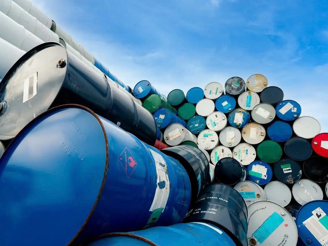 Giá dầu hôm nay 3/12, giá dầu thế giới, giá dầu Brent, giá dầu WTI, căng thẳng Mỹ Venezuela, tấn công năng lượng Nga