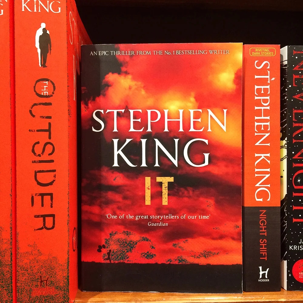 sách thịnh hành 2025, sách được tìm kiếm nhiều nhất Google, Regretting You, Onyx Storm, Empyrean, sách chuyển thể phim, xu hướng đọc 2025, Google Trends 2025