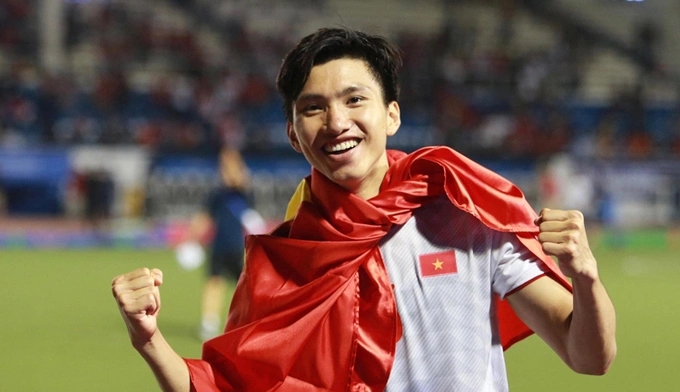 Văn Hậu xuống giá sau chấn thương