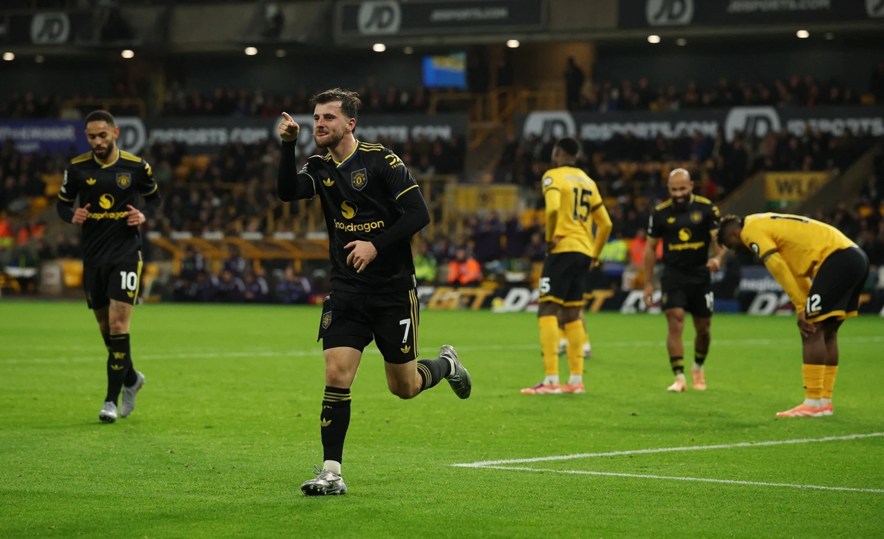 MU thắng Wolves, MU lên hạng, kết quả Wolves vs MU, Bruno Fernandes, Mbeumo MU, Mason Mount ghi bàn
