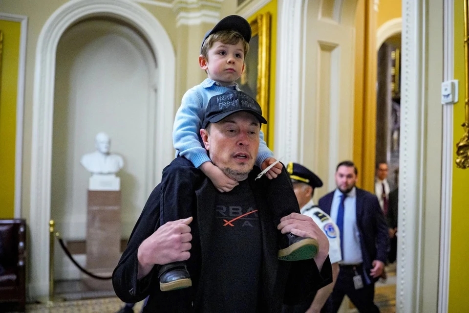 Elon Musk, Shivon Zilis, Musk xác nhận bạn gái, đời tư Elon Musk, con cái Elon Musk