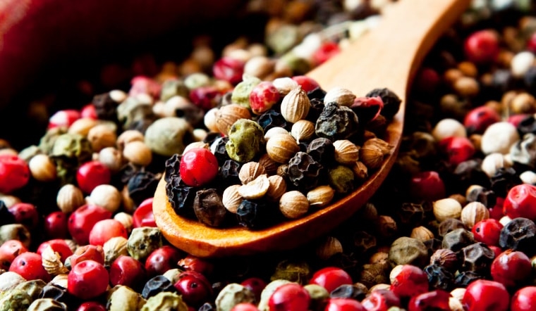 giá tiêu hôm nay 10/12, giá tiêu Đắk Lắk, thị trường hồ tiêu, giá tiêu trong nước, giá tiêu thế giới