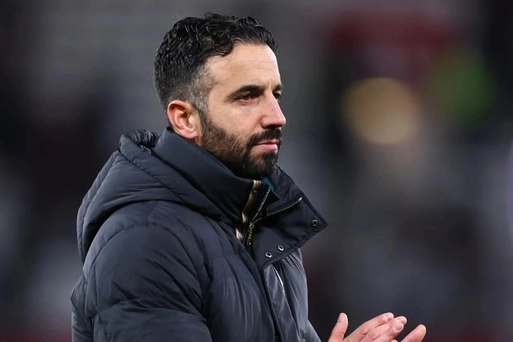 Ruben Amorim lẽ ra nên thay đổi sớm hơn