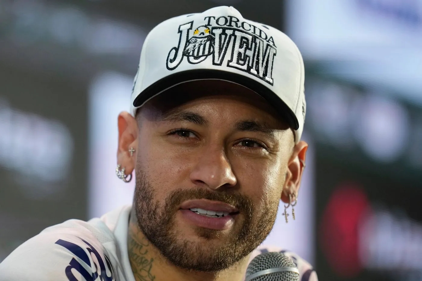 Neymar và cuộc đua với thời gian