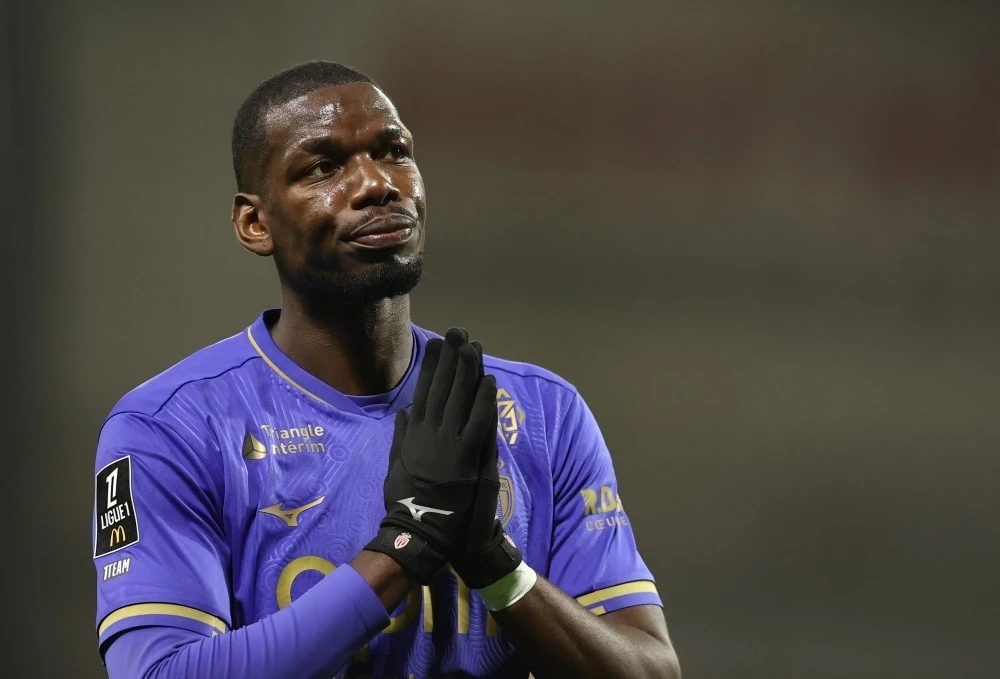 Pogba chạy đua từng phút