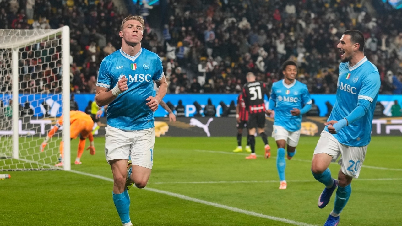 Rasmus Hojlund khiến Man United… im lặng