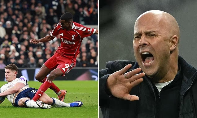 Arne Slot nổi giận dù Liverpool thắng