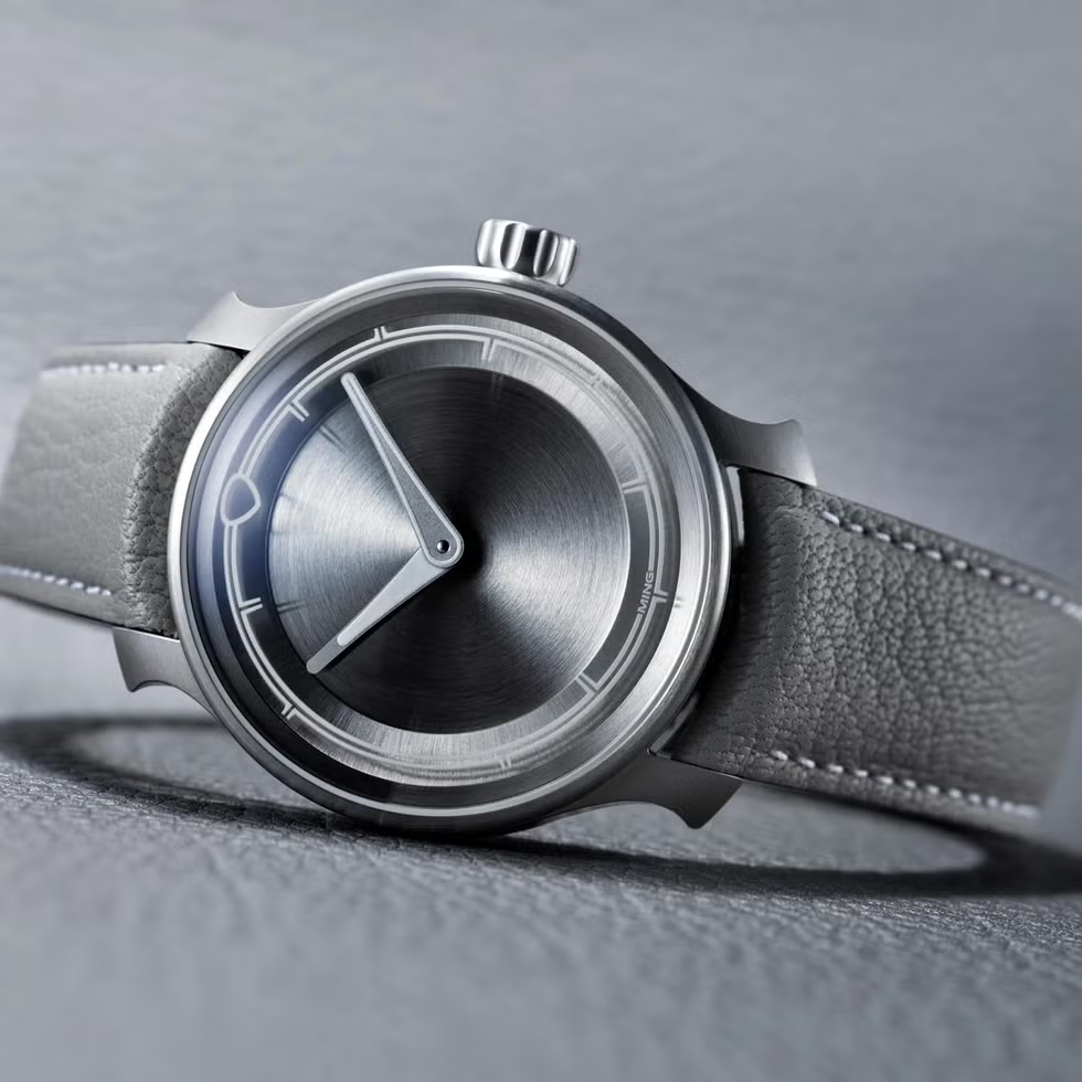 9 mẫu đồng hồ titanium đáng mua nhất năm 2025