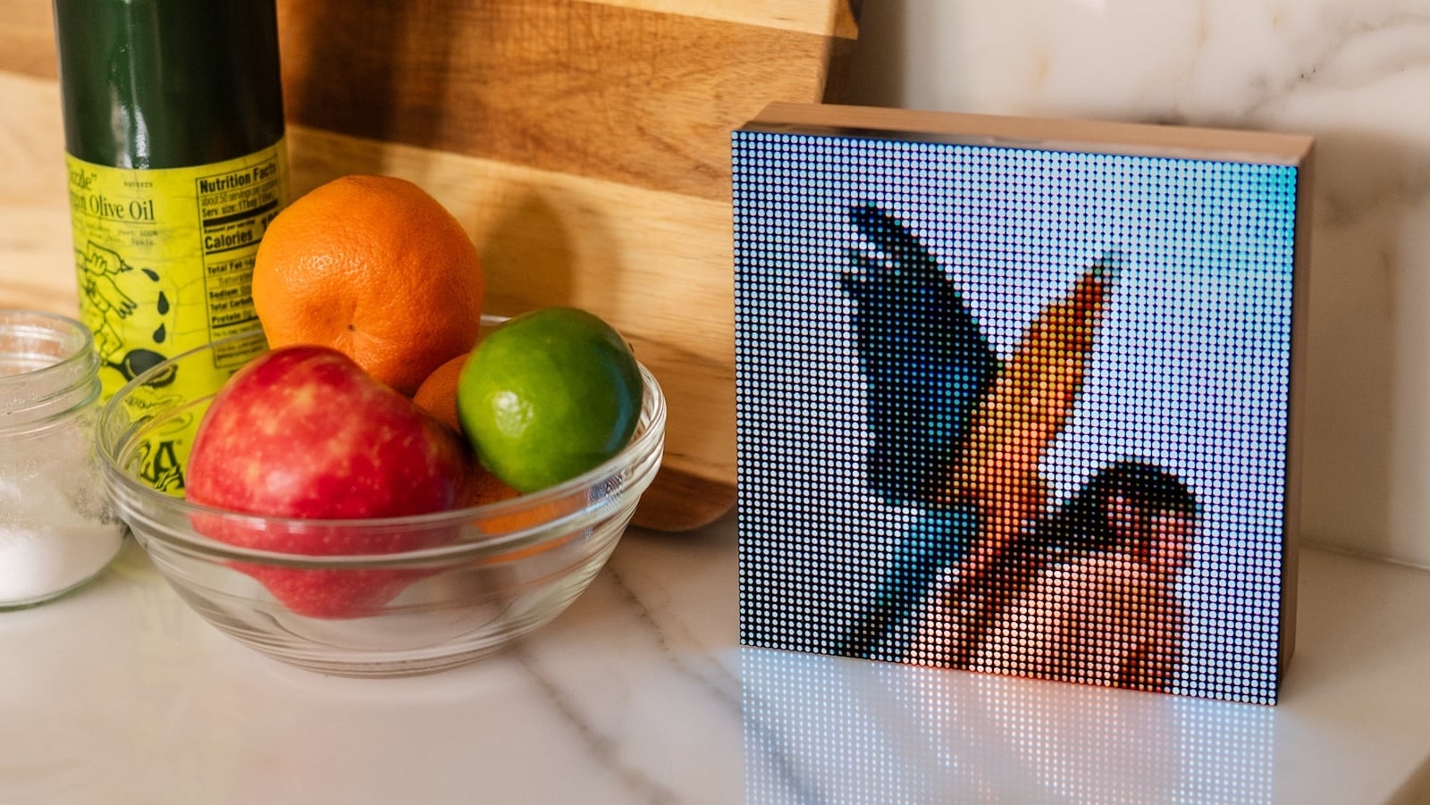 Biến bàn làm việc thành Chill Zone với màn hình hiển thị nhạc TuneShine 3 Tuneshine – Khi bìa album bước ra khỏi màn hình