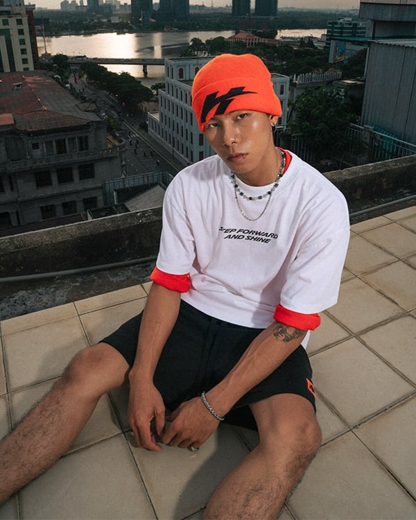 Áo Thun Biti’s Hunter Original H Step Forward: Tầm giá 300k có hợp lí?