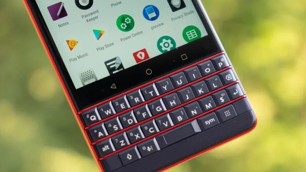 Vì sao người ta vẫn muốn một chiếc BlackBerry giữa thời đại smartphone gập?