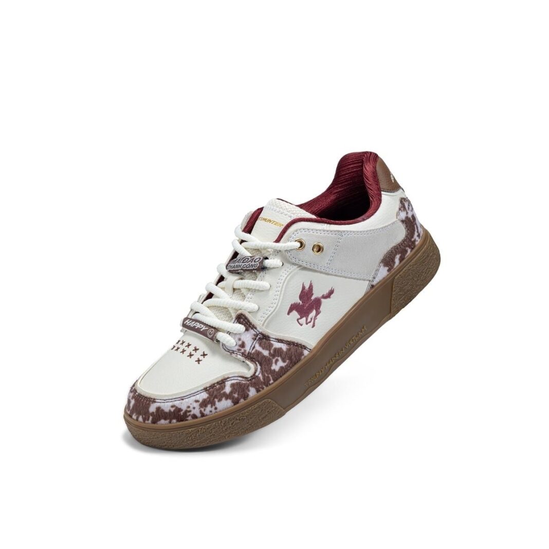 Biti’s Hunter Lunar Dash Đỏ review: Thu hút mọi ánh nhìn