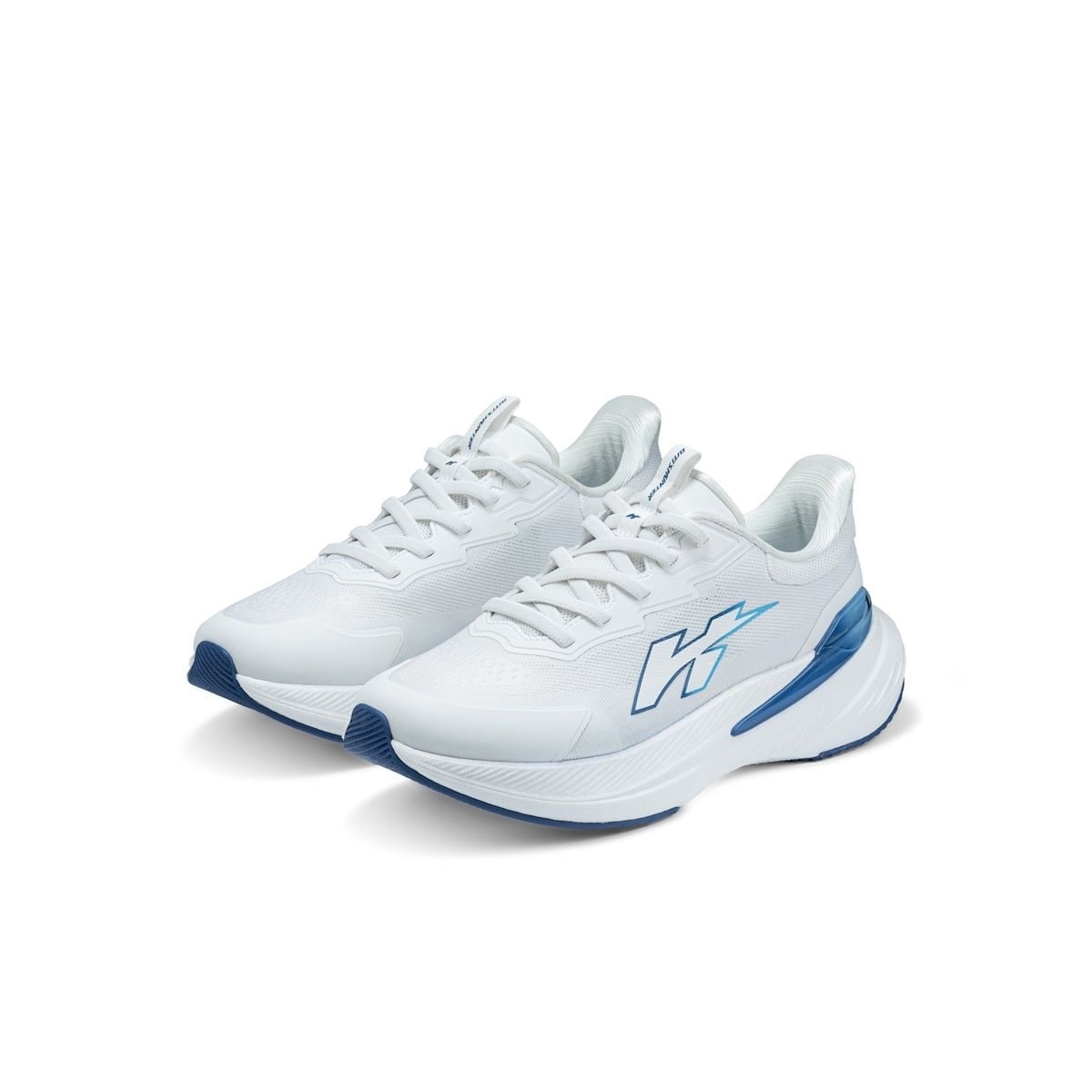 Đánh giá nhanh Biti’s Hunter EZ Lift màu xanh dương: Ôm ấp từng chuyển động