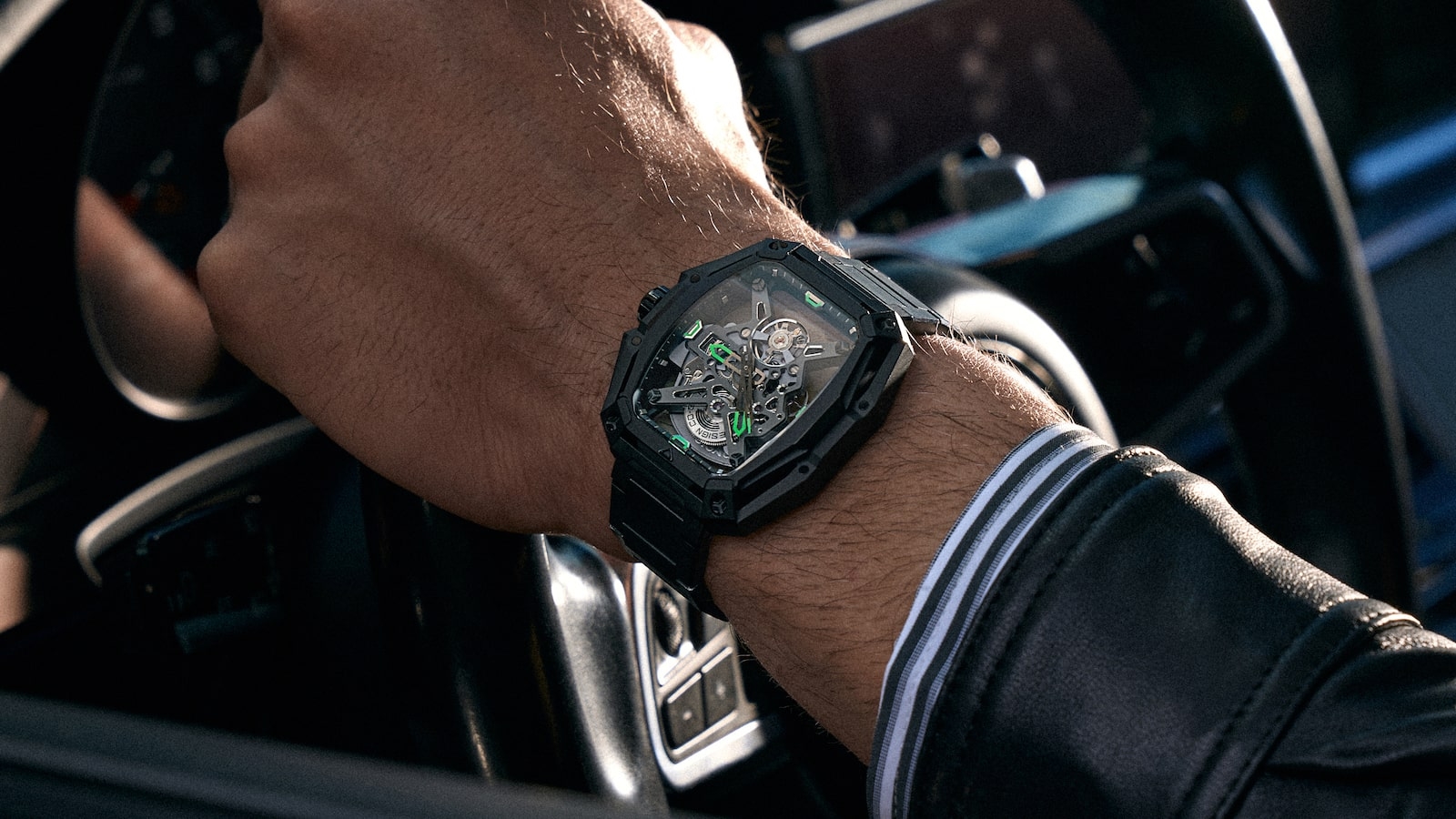 CIGA Design Hunter – Khi thời gian lộ cơ bắp