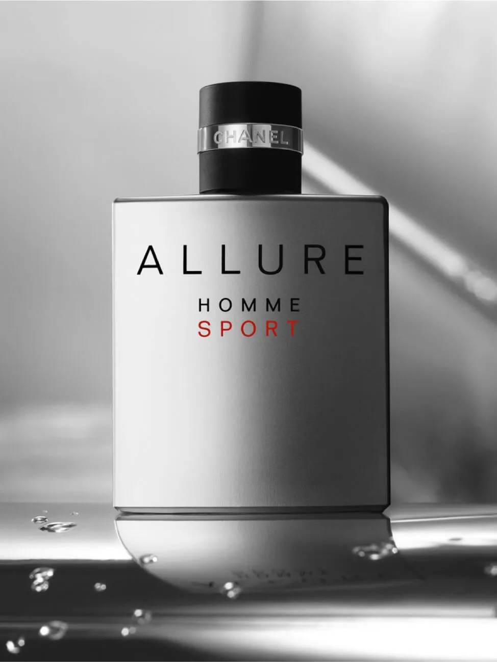 Chanel Allure Homme Sport EDT 100ml: Mùi nước hoa quốc dân cho đàn ông hiện đại 1 Chanel Allure Homme Sport EDT 100ml: Mùi nước hoa quốc dân cho đàn ông hiện đại
