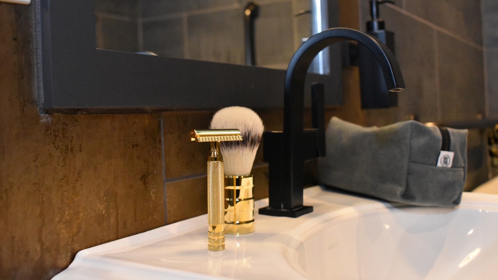 Gold Safety Razor: Chiếc dao cạo vàng dành cho quý ông 5 Gold Safety Razor: Chiếc dao cạo vàng dành cho quý ông