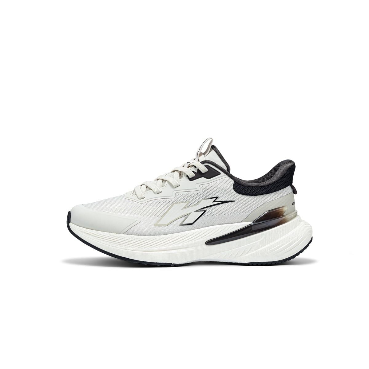 Đánh giá giày Biti’s Hunter Easy Fit màu Kem: Xỏ không cần cúi, đi cả ngày vẫn êm chân