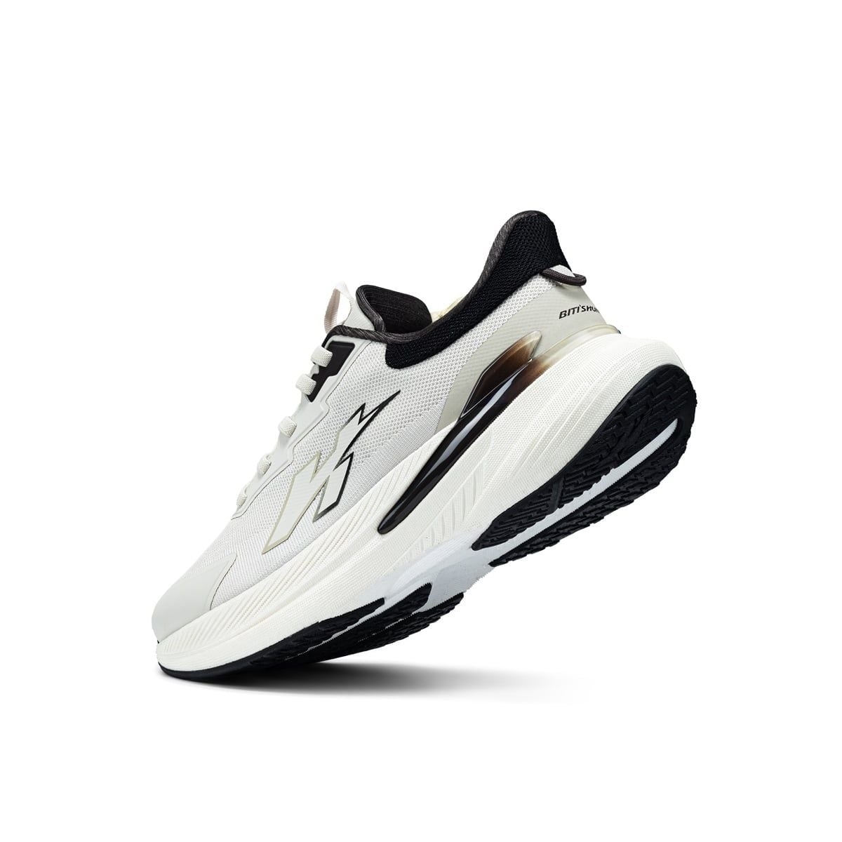 Đánh giá giày Biti’s Hunter Easy Fit màu Kem: Xỏ không cần cúi, đi cả ngày vẫn êm chân