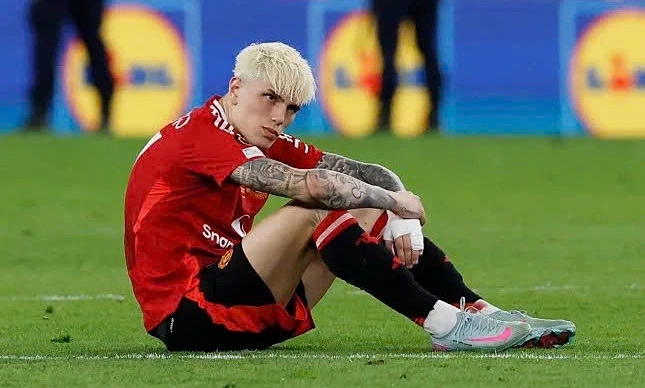 Garnacho ‘hí hửng’ khi Amorim bị sa thải