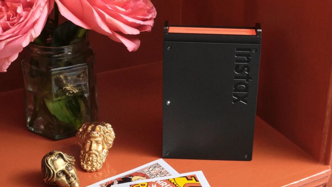 instax mini Link+: Khi ảnh trong điện thoại bước ra đời thật