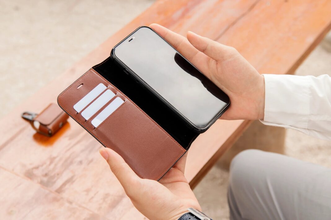 Ốp lưng kèm ví Flip Cover iPhone 17 Series: Món này sinh ra cho mấy ông hay “quên ví”