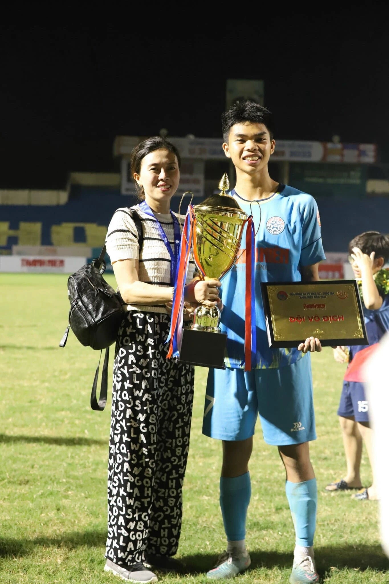 Lê Phát lớn lên từ hi sinh của người mẹ