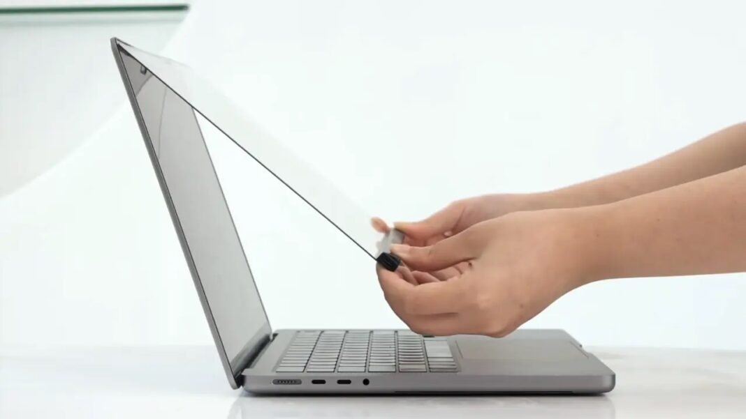 Giờ thì anh em có thể ‘vuốt ve’ Macbook được rồi