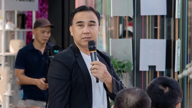 MC Quyền Linh nói gì về tin bị bắt? 1 MC Quyền Linh nói gì về tin bị bắt?