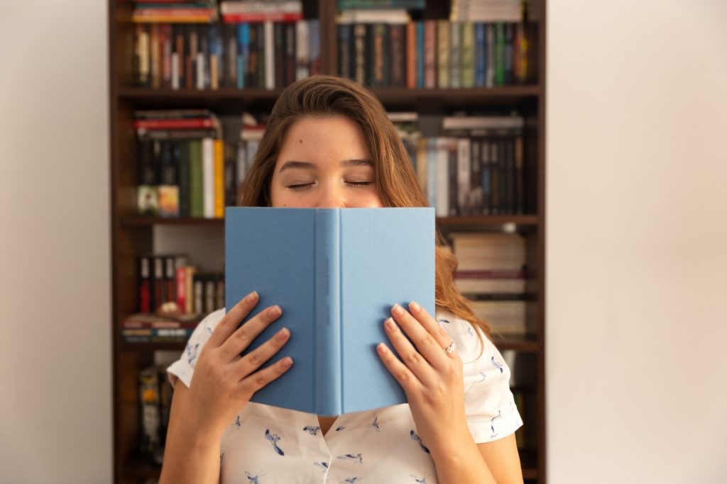 Vì sao chúng ta nghiện mùi sách? 1 Vì sao chúng ta nghiện mùi sách?