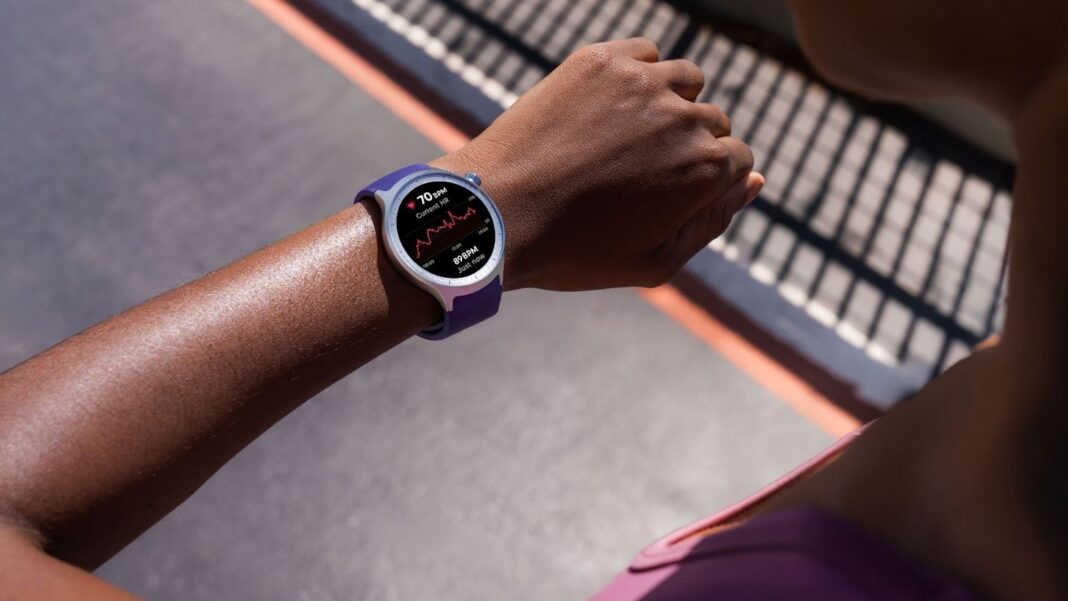 Moto Watch: Dáng dấp 1 chiếc đồng hồ cổ điển