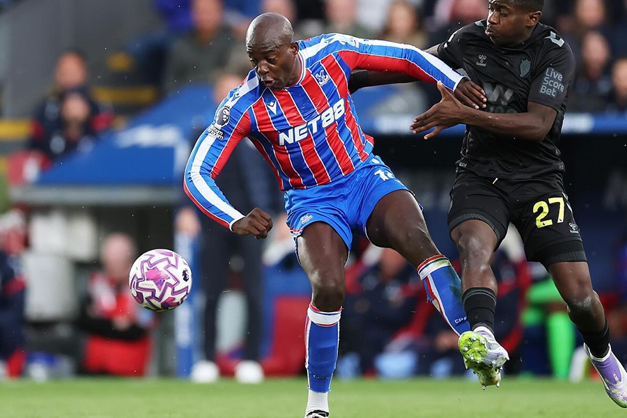 Jean-Philippe Mateta vào tầm ngắm MU