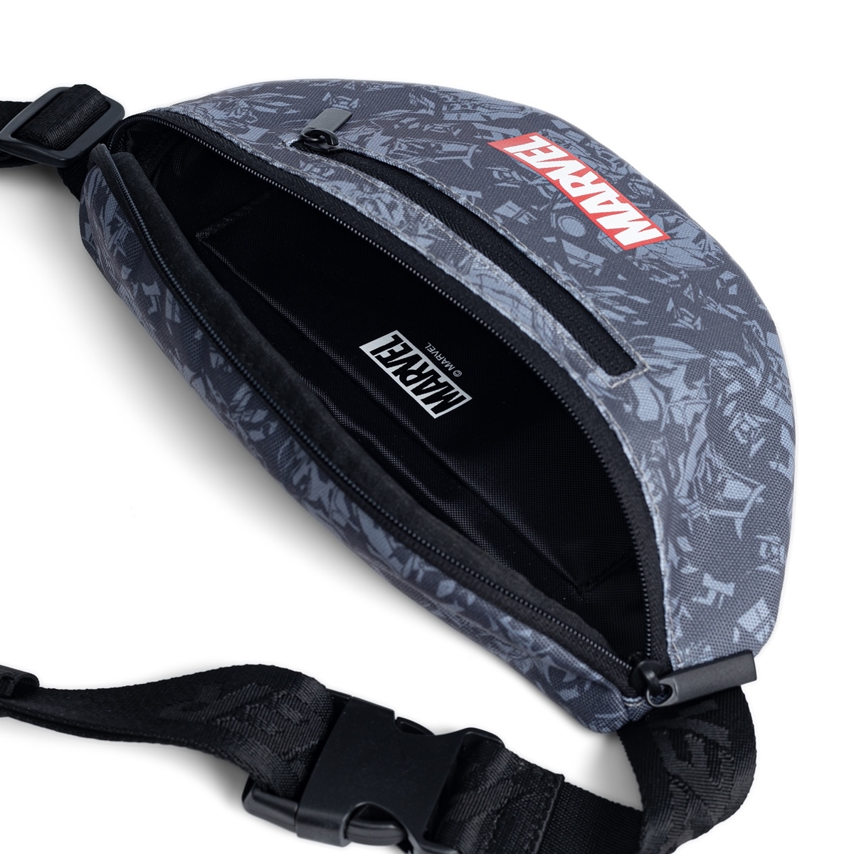 Túi đeo chéo Biti's Hunter Marvel review: Đeo lên là ra chất đường phố liền 4 Túi đeo chéo Biti’s Hunter Marvel review: Đeo lên là ra chất đường phố liền