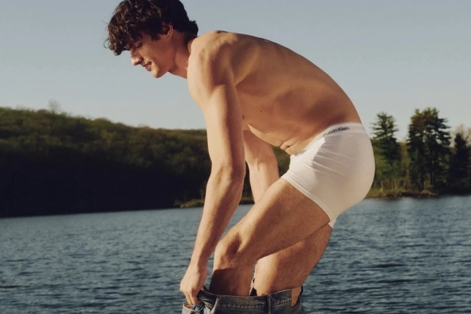 Đàn ông bây giờ… đầu tư cả vào quần lót