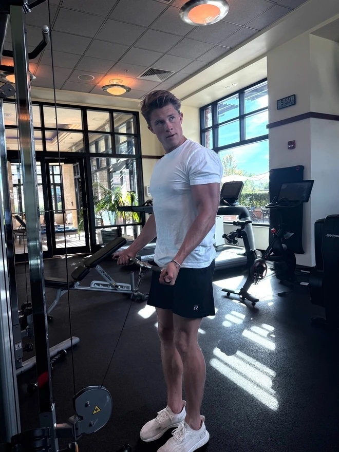 Đàn ông bây giờ… đầu tư cả vào quần lót