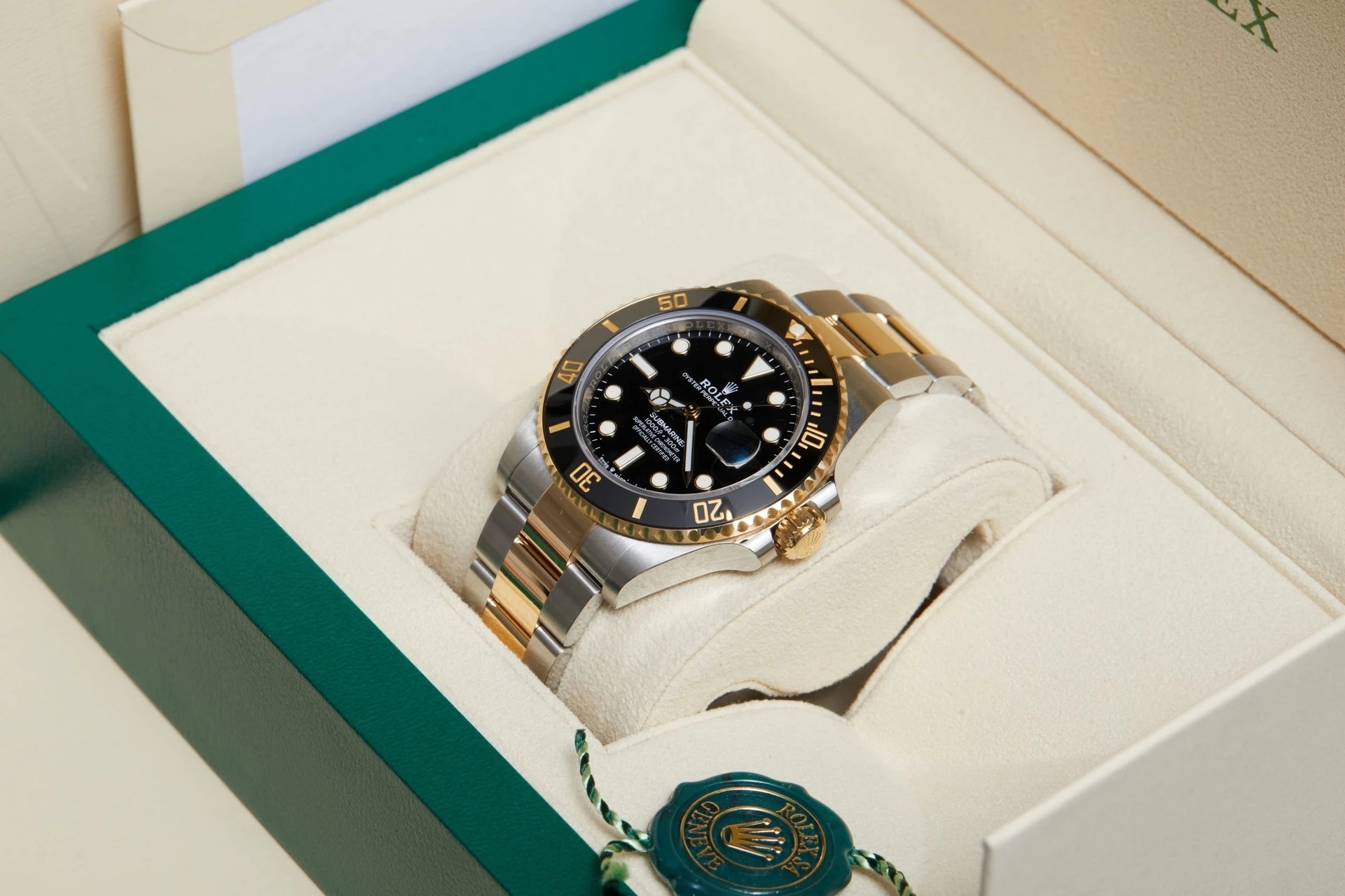 Rolex Submariner Date 126613LN: Biểu tượng lặn biển khoác áo vàng đẳng cấp 1 Rolex Submariner Date 126613LN: Biểu tượng lặn biển khoác áo vàng đẳng cấp