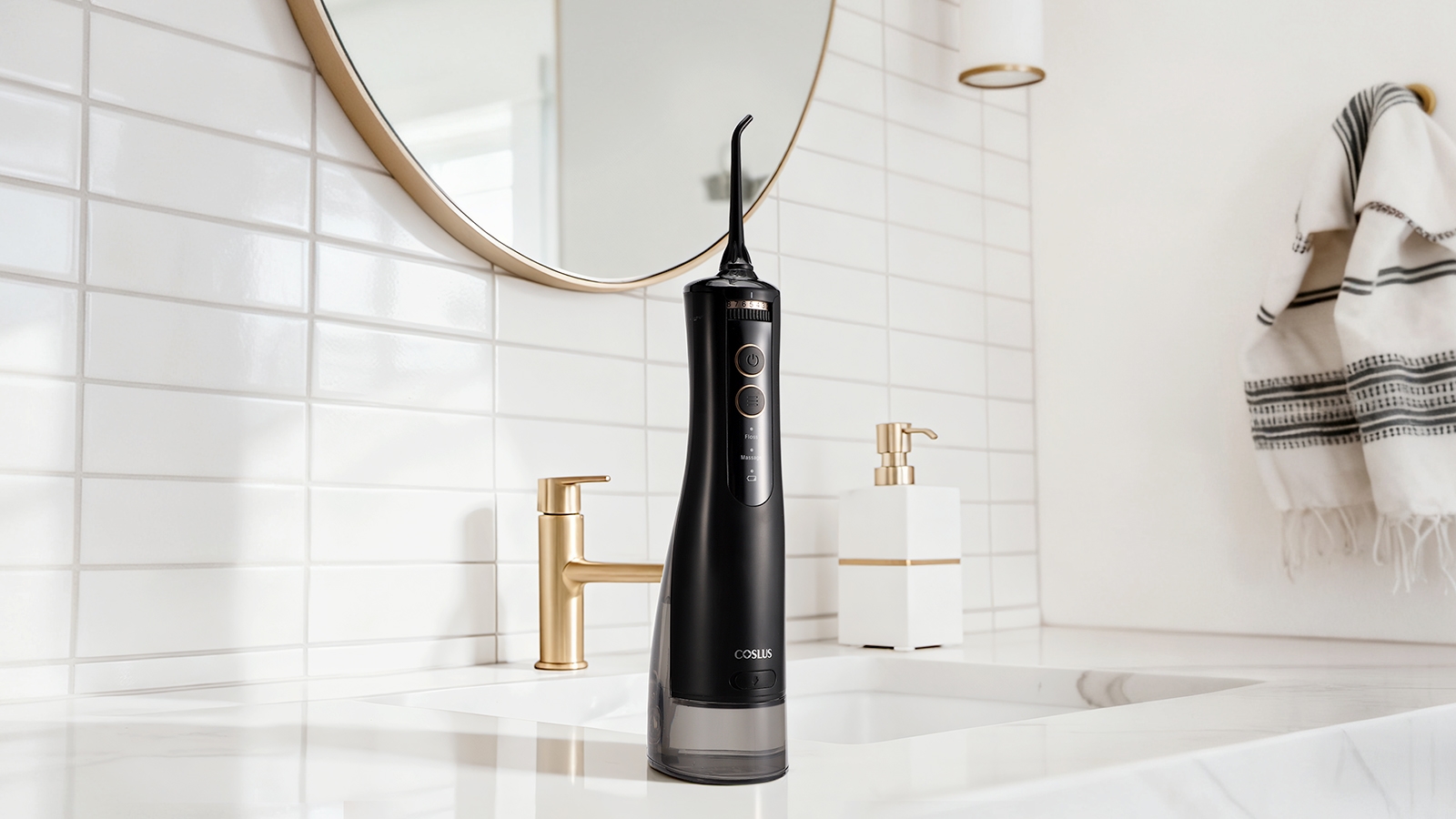 Máy tăm nước COSLUS – Nhẹ nhàng mà sạch sâu