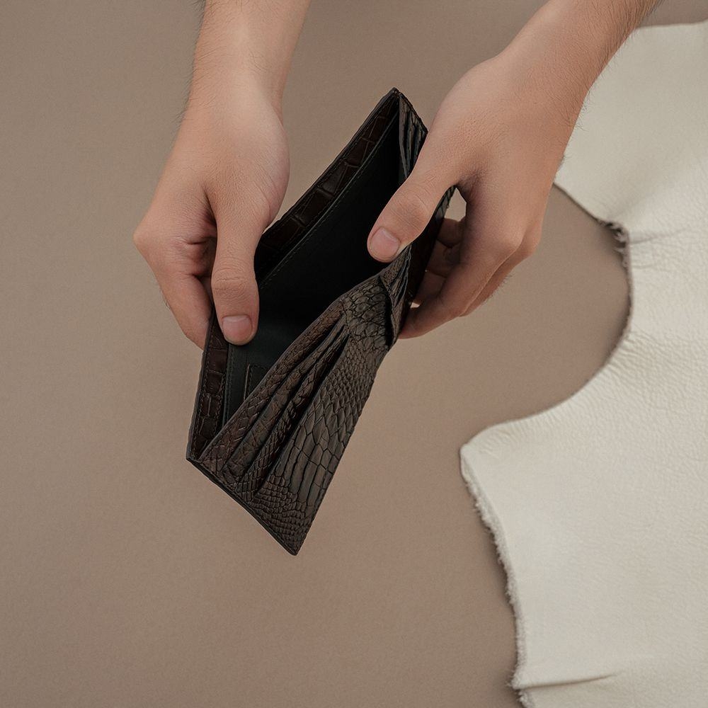 Chiếc ví cá sấu khiến mình muốn dùng cả đời 3 Chiếc ví cá sấu khiến mình muốn dùng cả đời