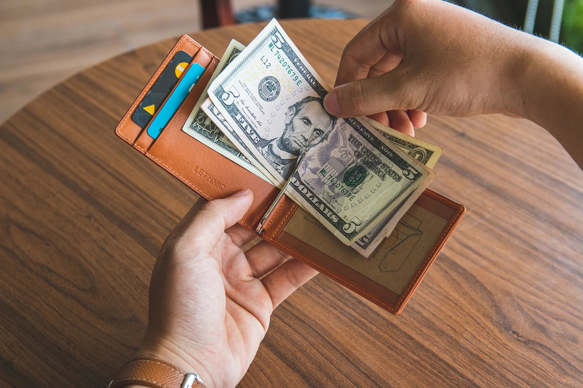 Ví kẹp tiền HOPEN Money Clip Series 02: Chuyện từ cái ví cấn mông ‘khó chịu vô cùng’