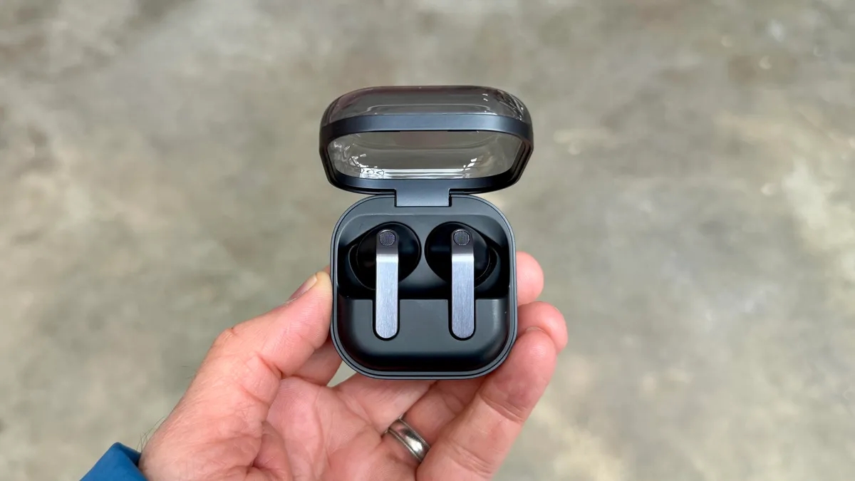 Samsung Galaxy Buds 4 Pro review: Thiết kế mới tinh tế, âm thanh nâng tầm 1 Samsung Galaxy Buds 4 Pro review: Thiết kế mới tinh tế, âm thanh nâng tầm