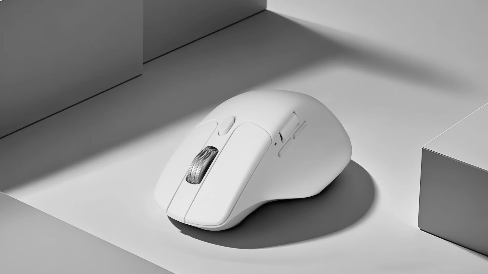 Keychron M6: Làm việc nặng, chiến game ổn