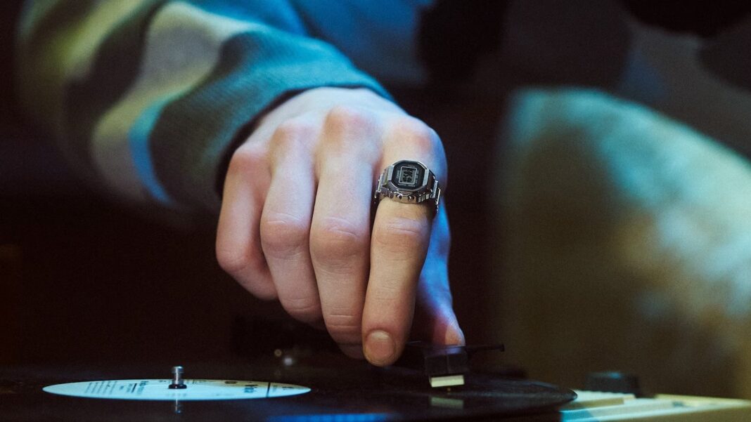 Casio Ring Watch review: Nhẫn xem giờ phát sáng, món đồ chơi công nghệ nhìn là ghiền