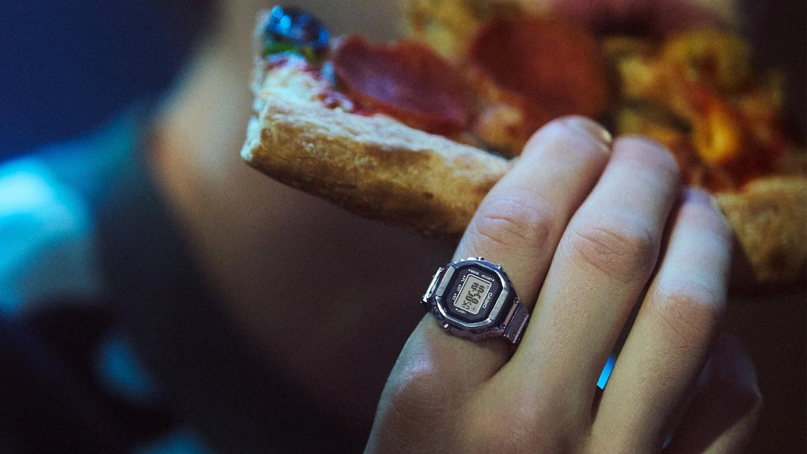 Casio Ring Watch review: Nhẫn xem giờ phát sáng, món đồ chơi công nghệ nhìn là ghiền