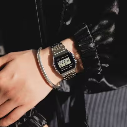 Casio Vintage 2026: Huyền thoại đồng hồ số nay có bản màu nâu tinh tế